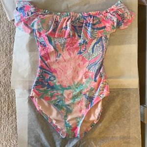 Women’s Lilly Pulitzer 1 piece bathing suit size 0